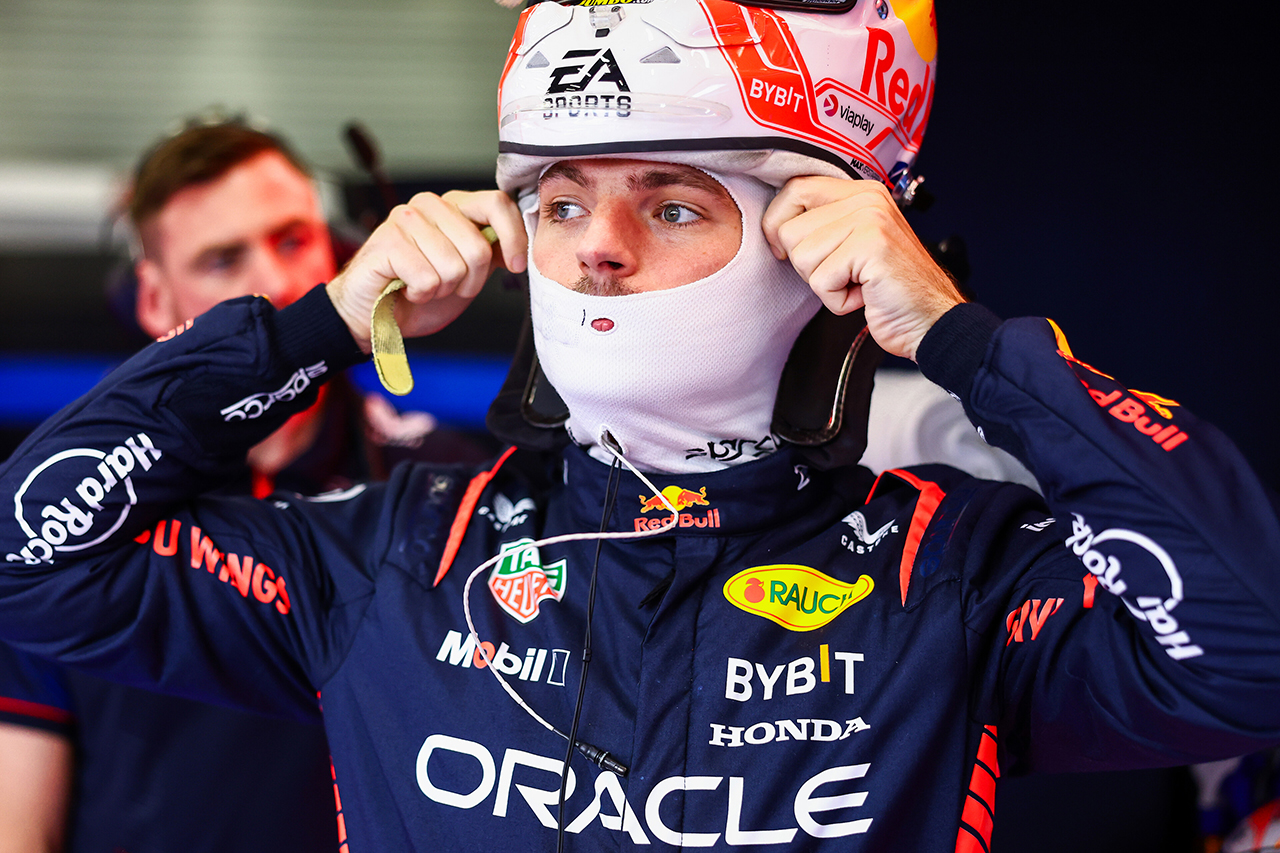 フェルスタッペン、あわやQ2敗退のシーンでエンジニアと走行プランで衝突