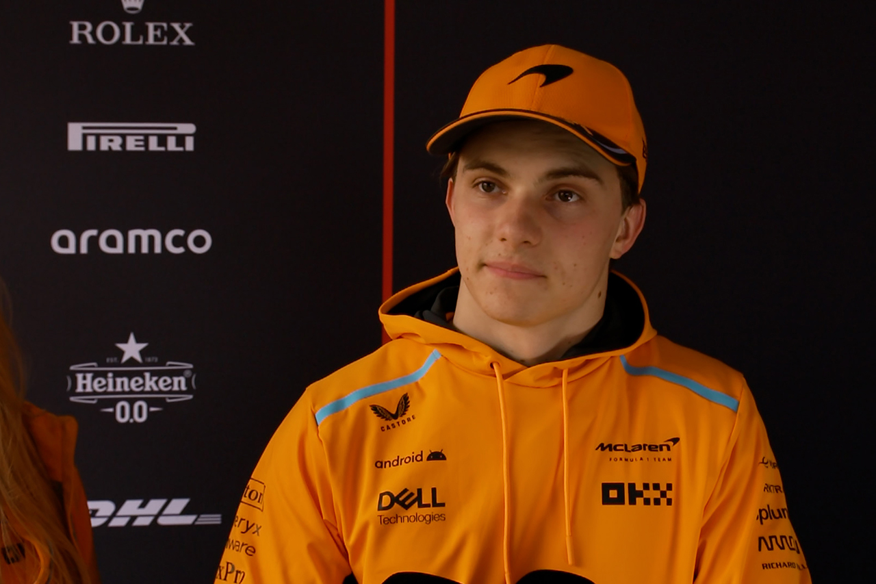 ピアストリ、F1ベルギーGPのサインツとの接触は「どっちの責任でもない」