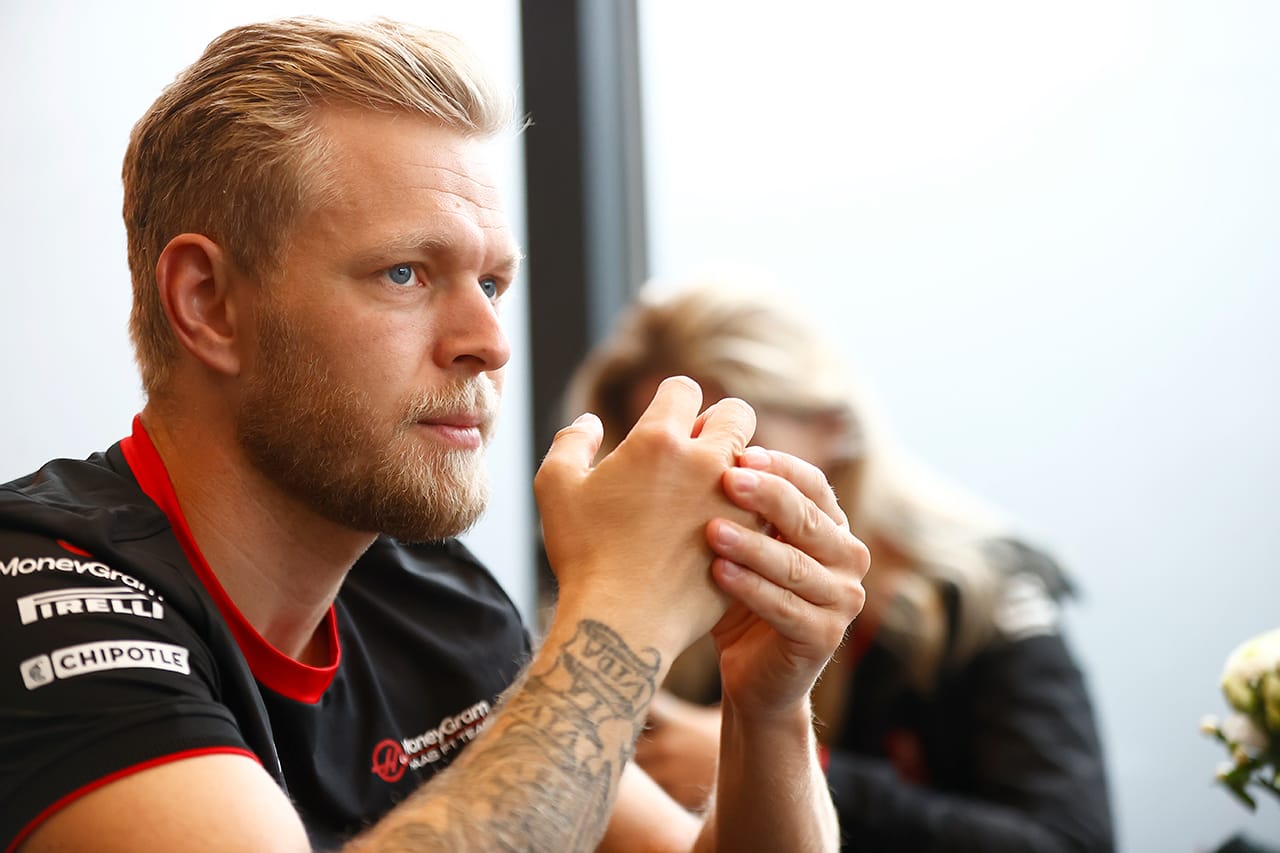 ハースF1チーム、ケビン・マグヌッセンとの契約更新を決めあぐねている？