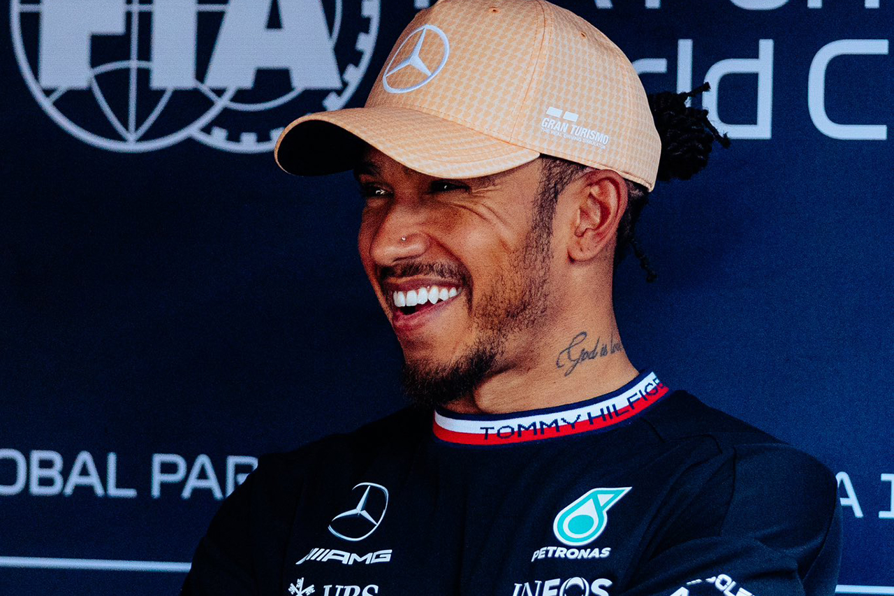 ハミルトン、メルセデスF1との2024年の契約交渉は「ジェットコースター」