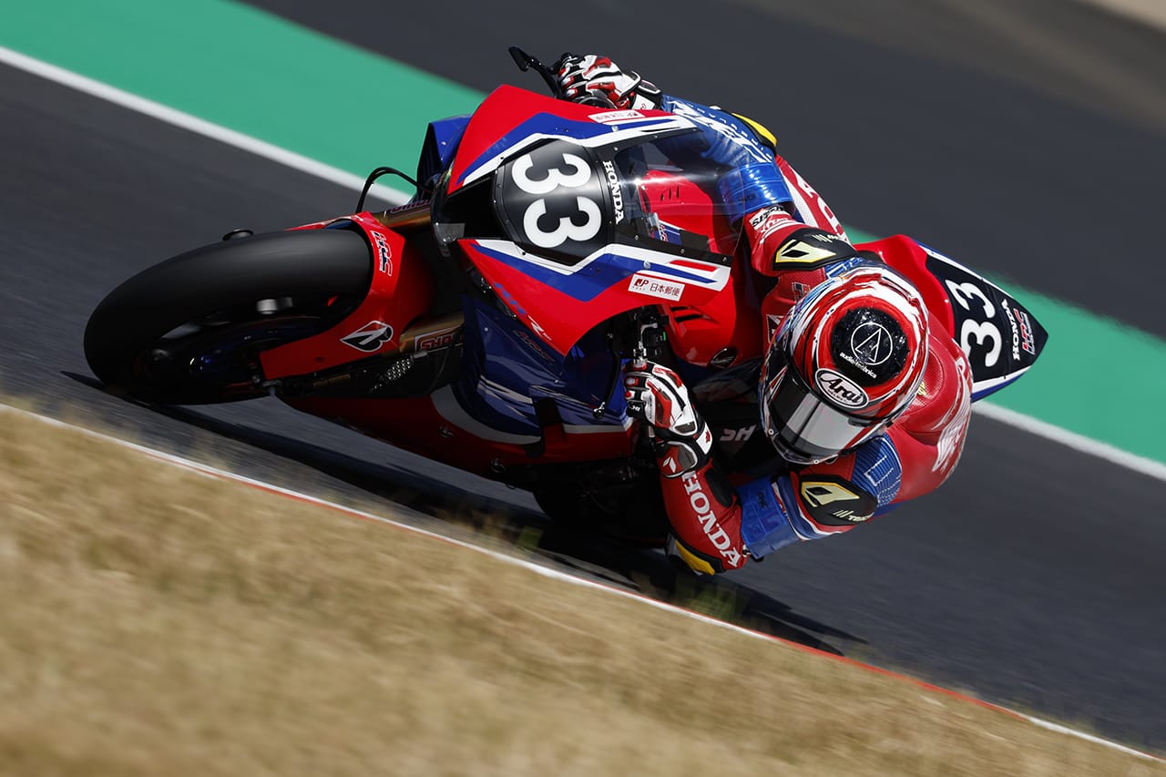 鈴鹿8耐：Team HRC with 日本郵便が2連覇達成 4位までHonda勢が独占