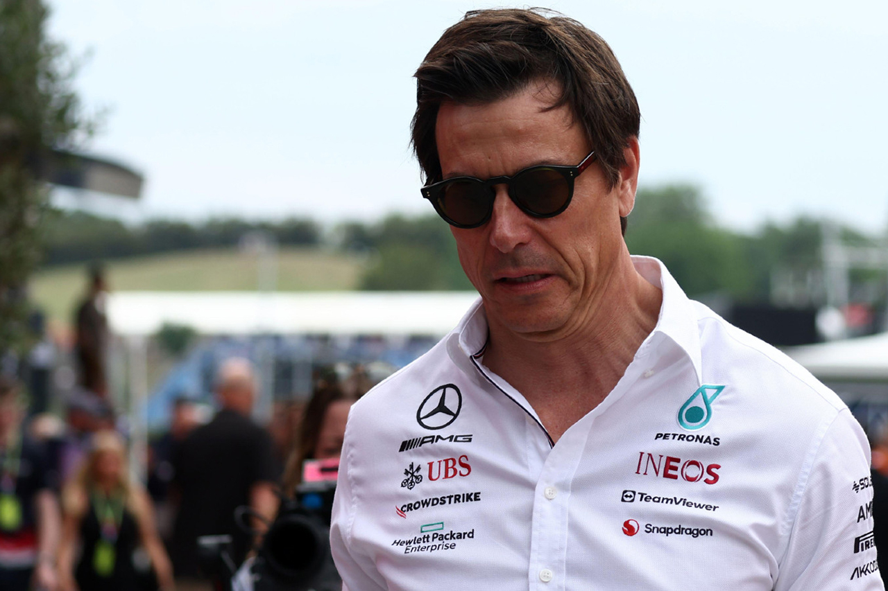 メルセデスF1代表、ウィリアムズの設備投資に便乗を狙ったチームを批判