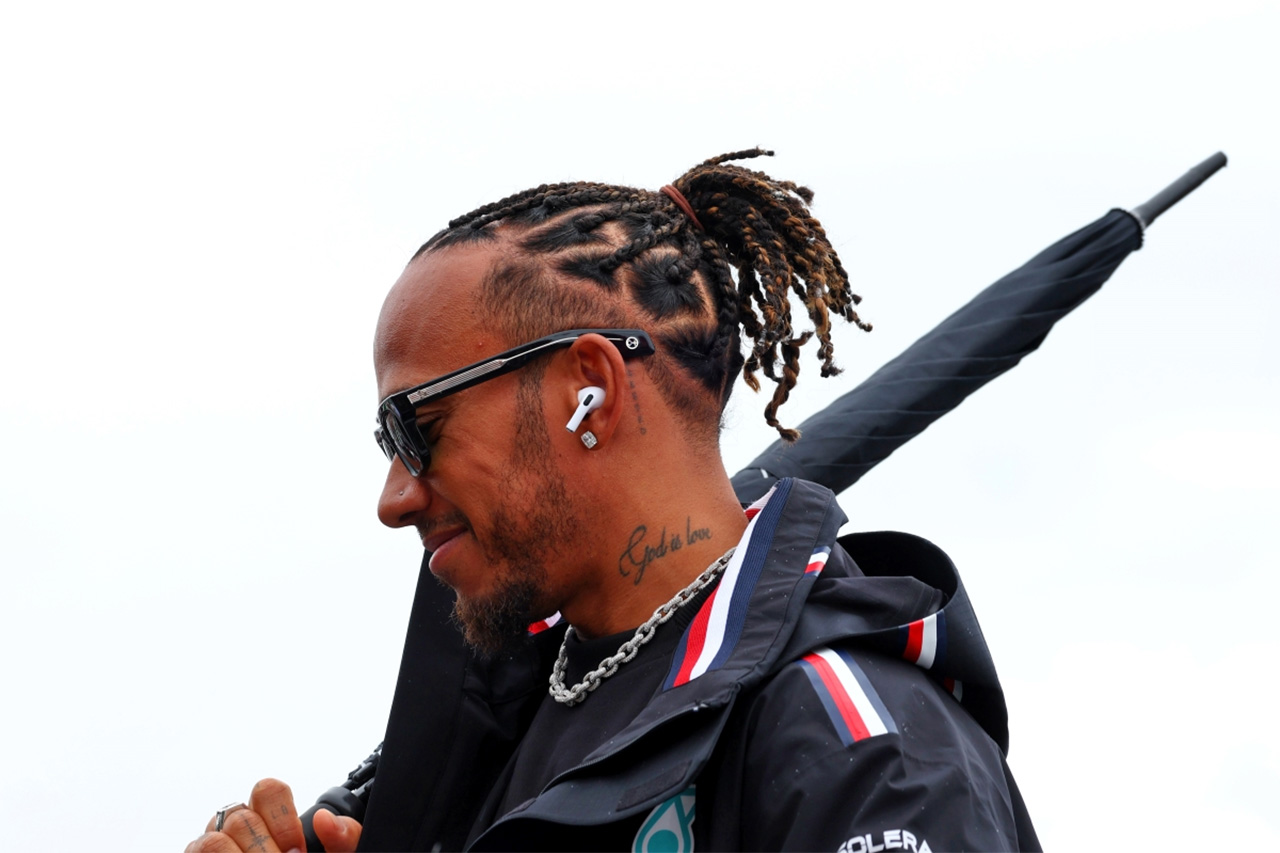ハミルトン 「メルセデスF1が競争力を取り戻すのを待つことがモチベーション」