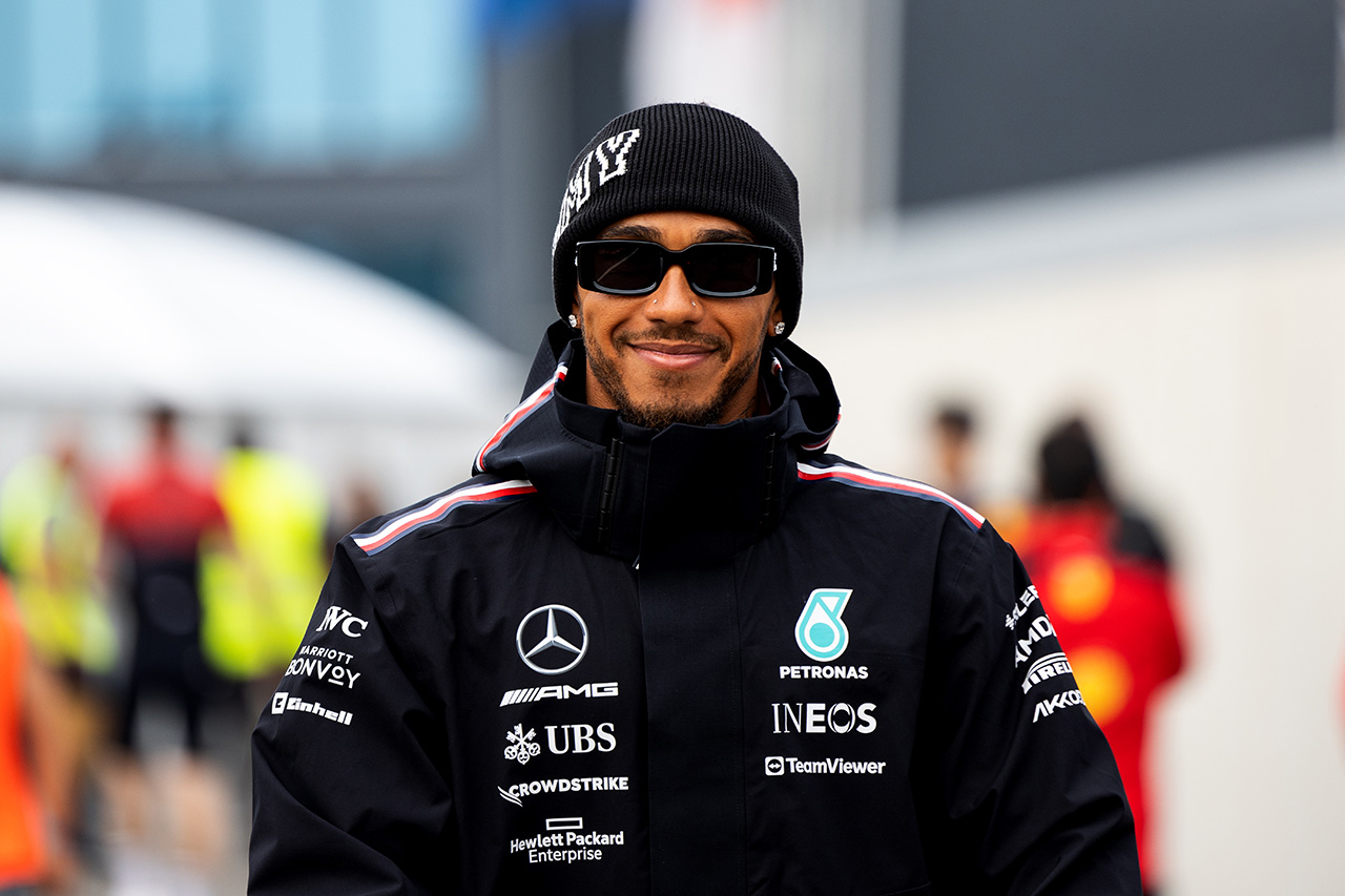 ハミルトン、F1契約延長は「フェルスタッペンへのリベンジが動機ではない」