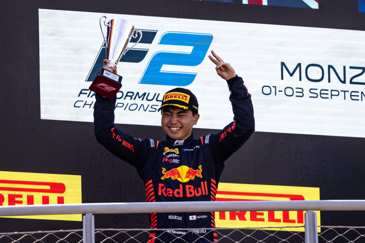 岩佐歩夢、波乱のレースで2位表彰台獲得 / F2第13戦フィーチャーレース