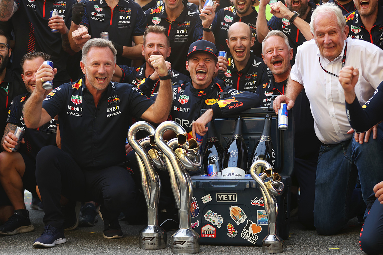 レッドブルF1、今季無敗の14連勝「チームの各セクションの努力の賜物」