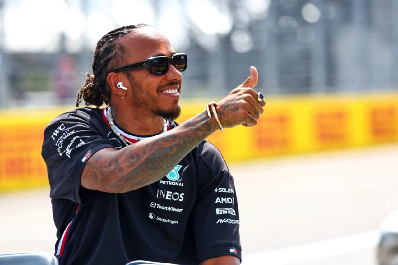 メルセデスF1代表、ハミルトンの2年契約は「離脱条項の議論を避けた」