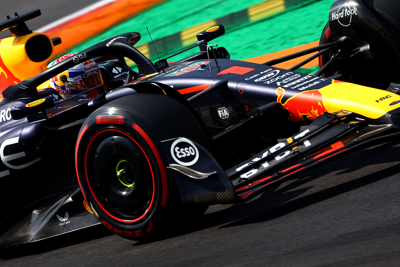 マックス・フェルスタッペンがF1マシンを手懐ける独特なドライビングスタイル
