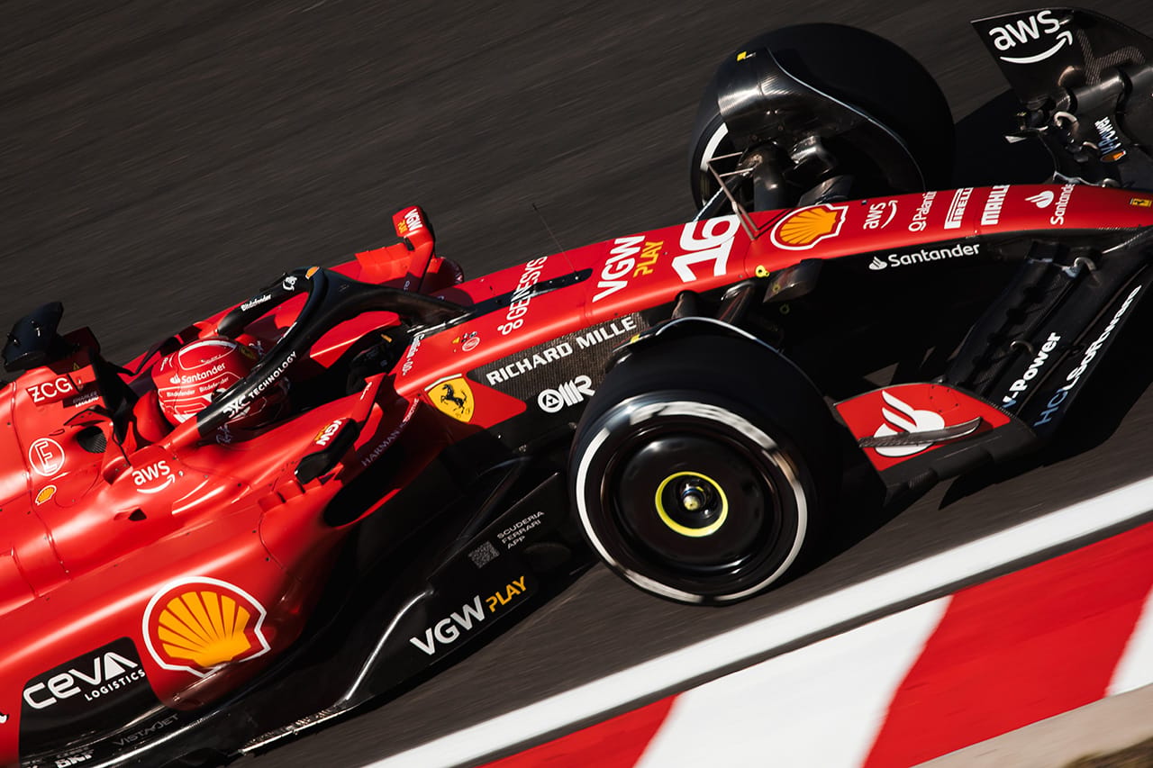 FP1:ルクレールが最速でフェラーリがF1シンガポールGPを1-2発進