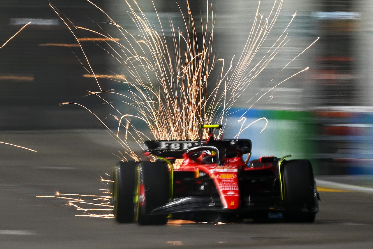 FP2:サインツが最速でフェラーリがF1シンガポールGP初日の1-2独占
