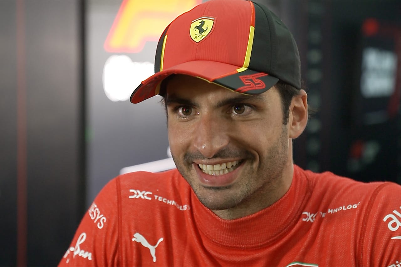 サインツ F1シンガポールGP予選1位「目標はレッドブルの全勝ストップ」