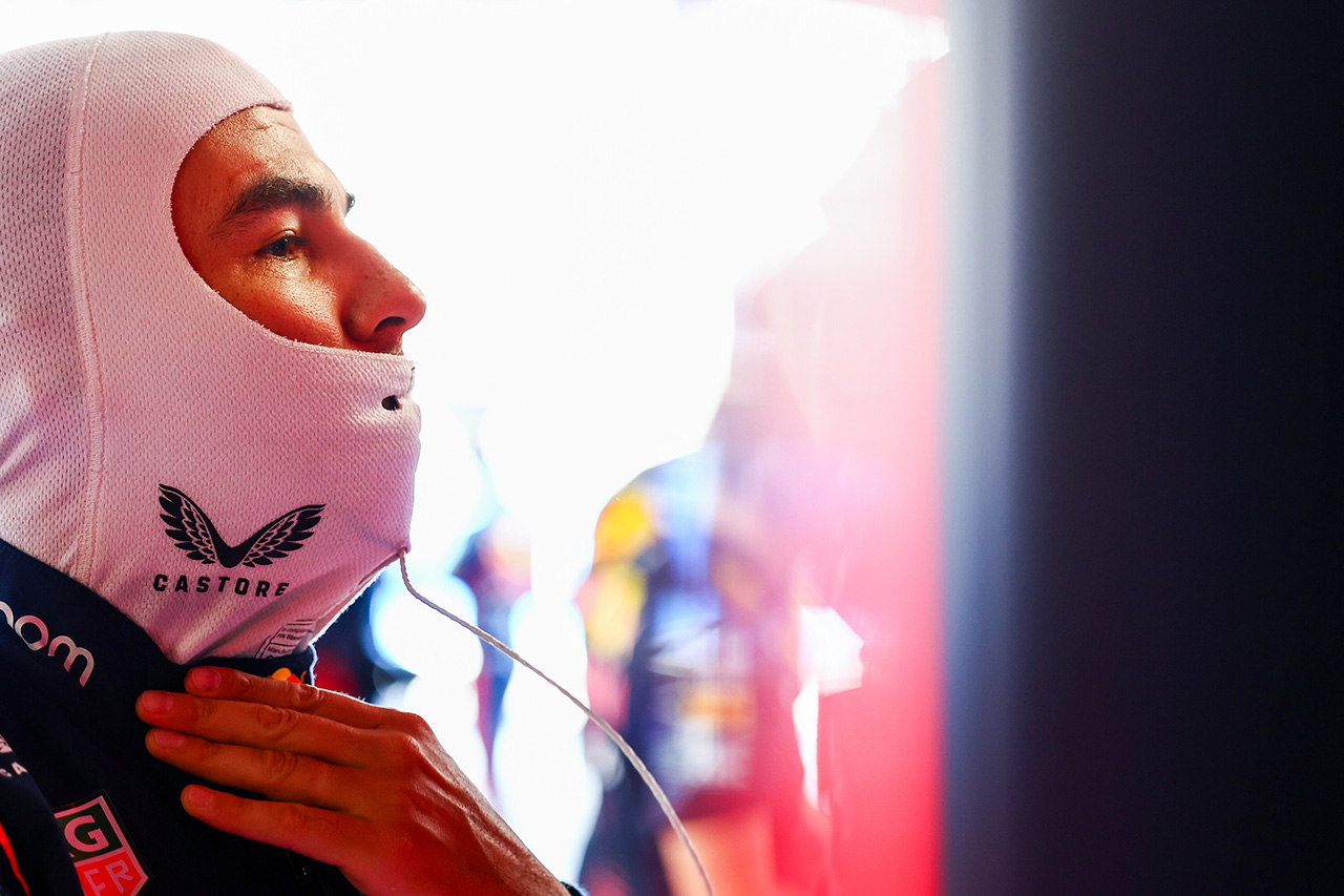 セルジオ・ペレス、レッドブルF1のプレッシャーに「メンタルコーチを雇った」