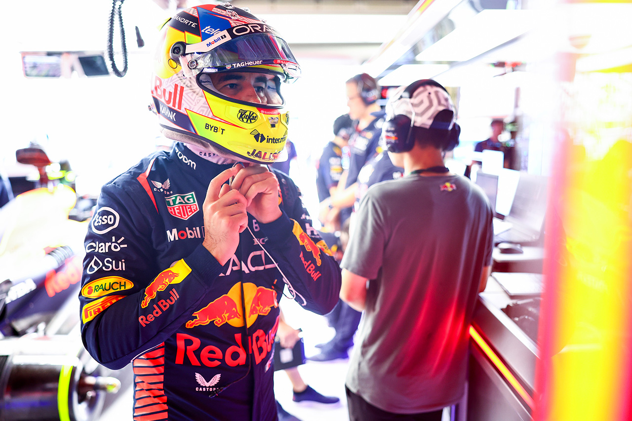 「セルジオ・ペレスは2位になるためにレッドブルF1に雇われた」と父親