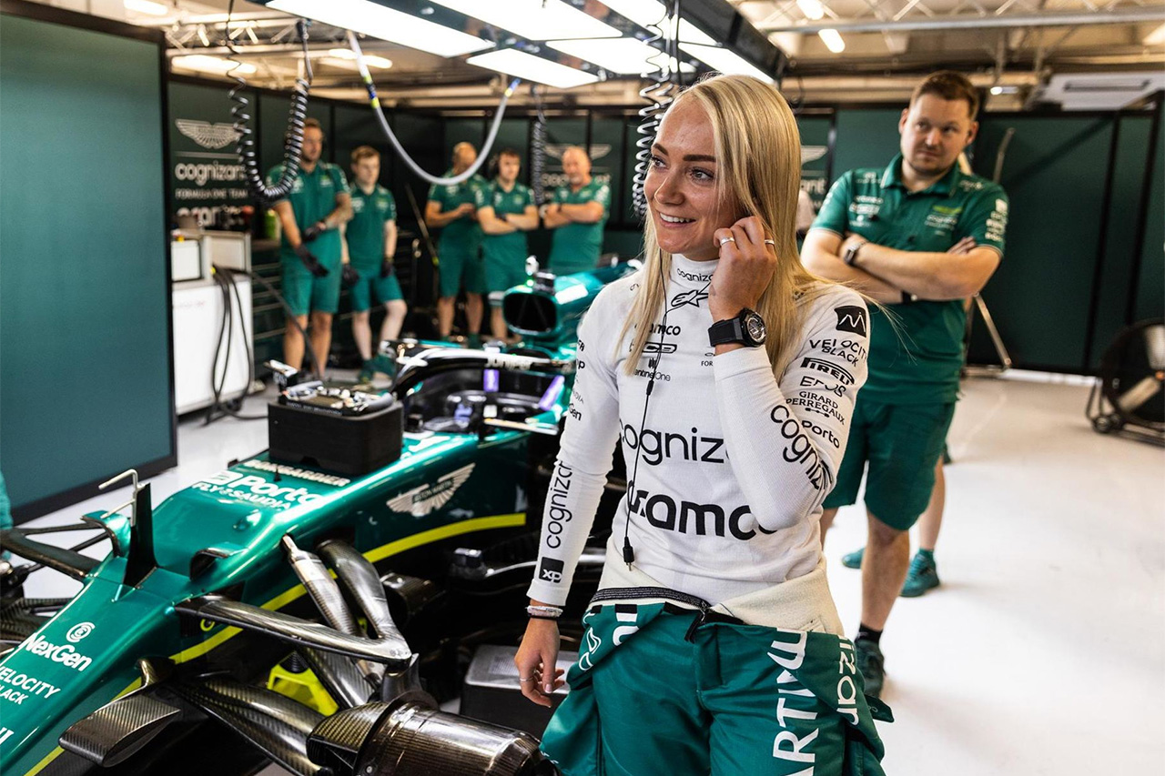 【動画】 ジェシカ・ホーキンス アストンマーティンのF1カーをドライブ
