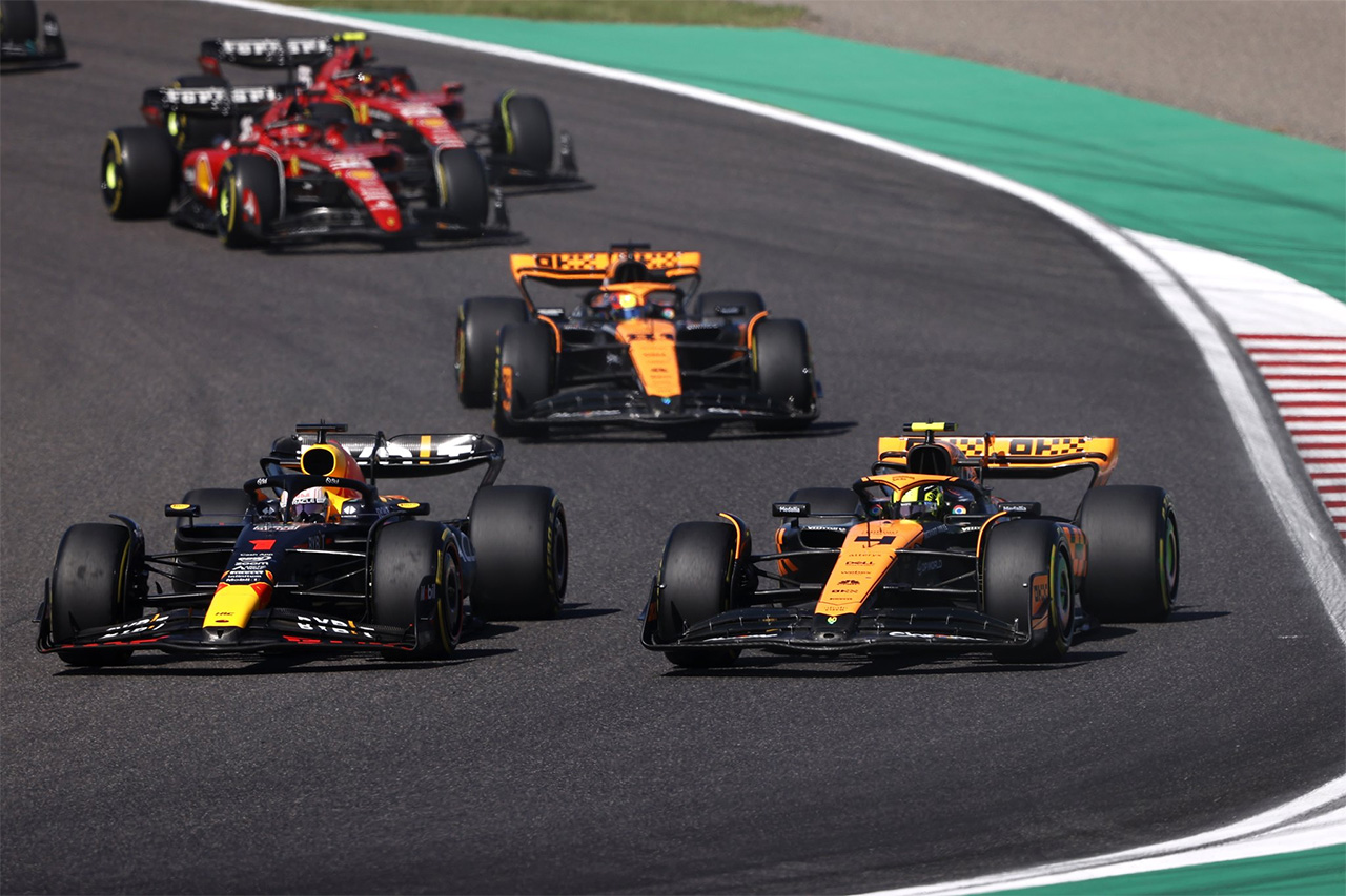 マクラーレンF1の躍進にフェラーリとメルセデスが「取り残される」懸念