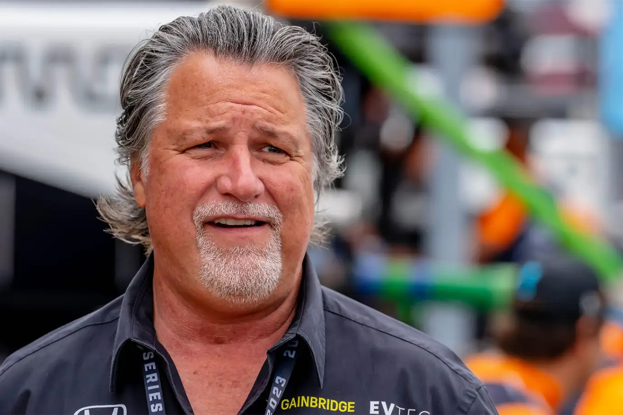 マイケル・アンドレッティの2025年F1参入はルノーの優先順位変更で暗礁