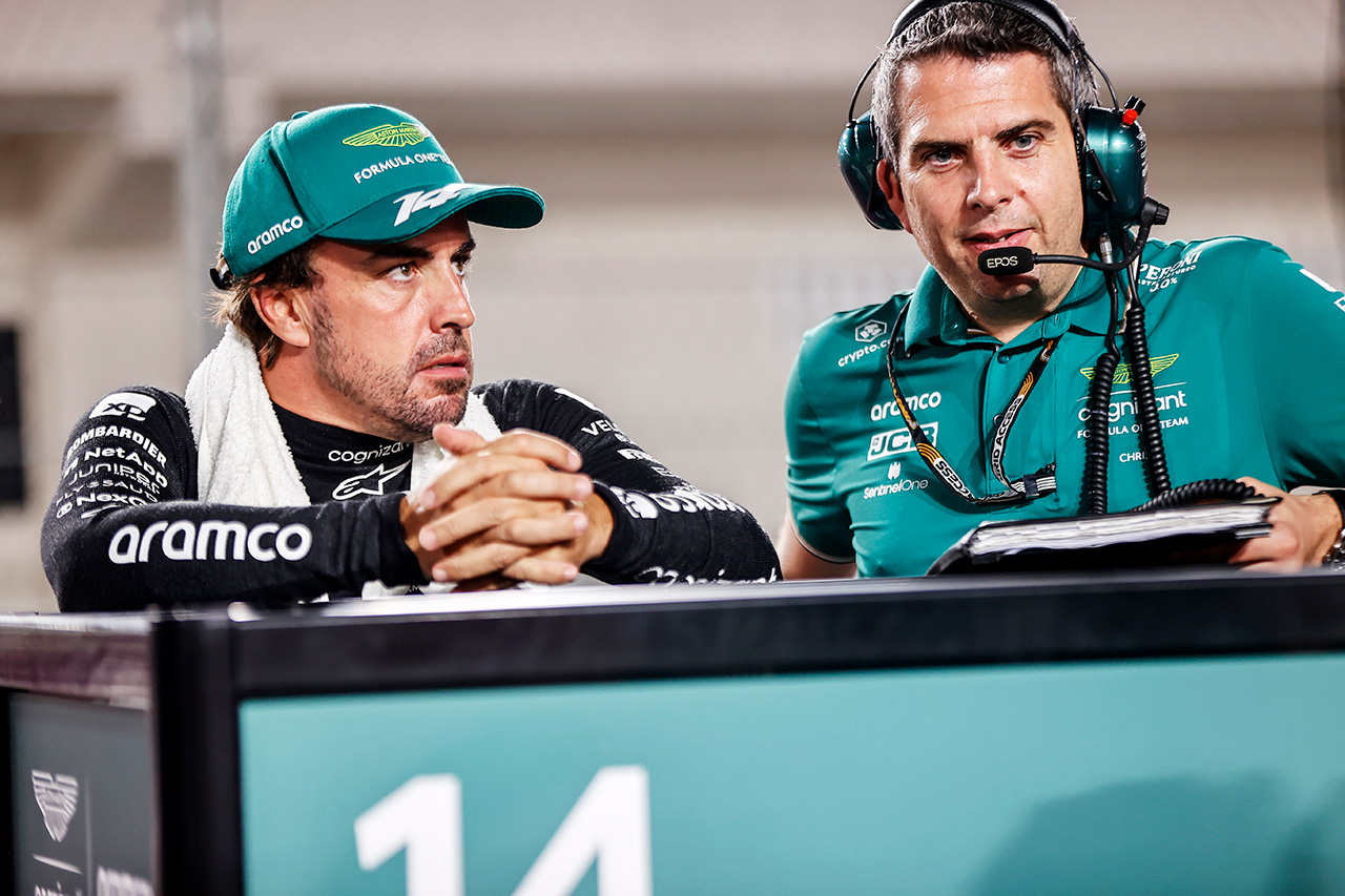 アロンソ 「F1カタールGPのような極限環境ではレース延期を検討すべき」
