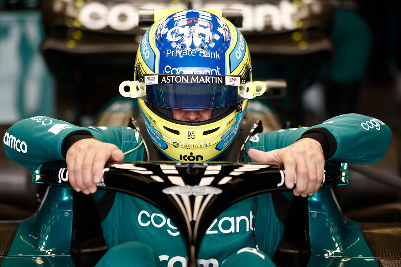 フェルナンド・アロンソ、F1アメリカGPで旧スペックに戻してピットスタート