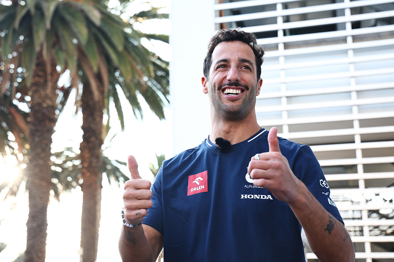 ダニエル・リカルド F1復帰戦では「左手首にまだ力が入らなかった」