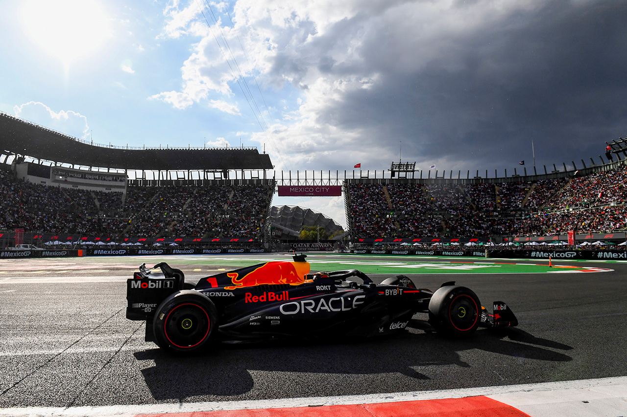 マックス・フェルスタッペンがF1メキシコGP2日目トップ発進 角田裕毅7番手