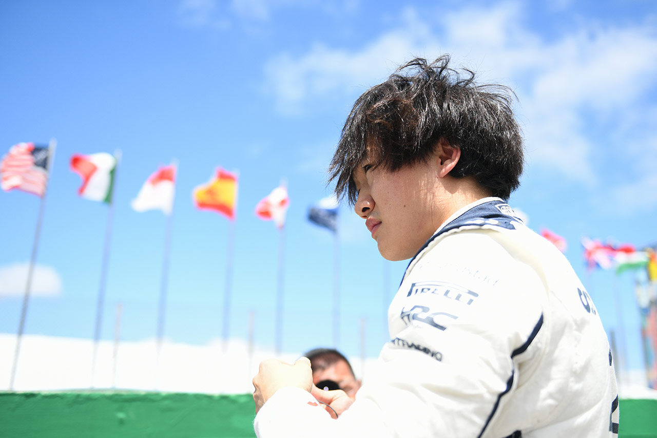 アルファタウリF1 「角田裕毅はクラッチ問題で控えめなシフトアップで走行」