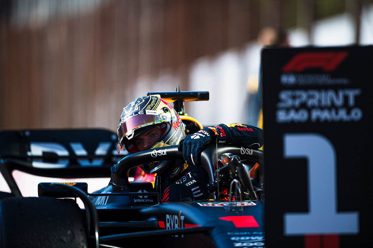 レッドブルのF1支配は完全無欠 メルセデスの覇権はエンジンが要因