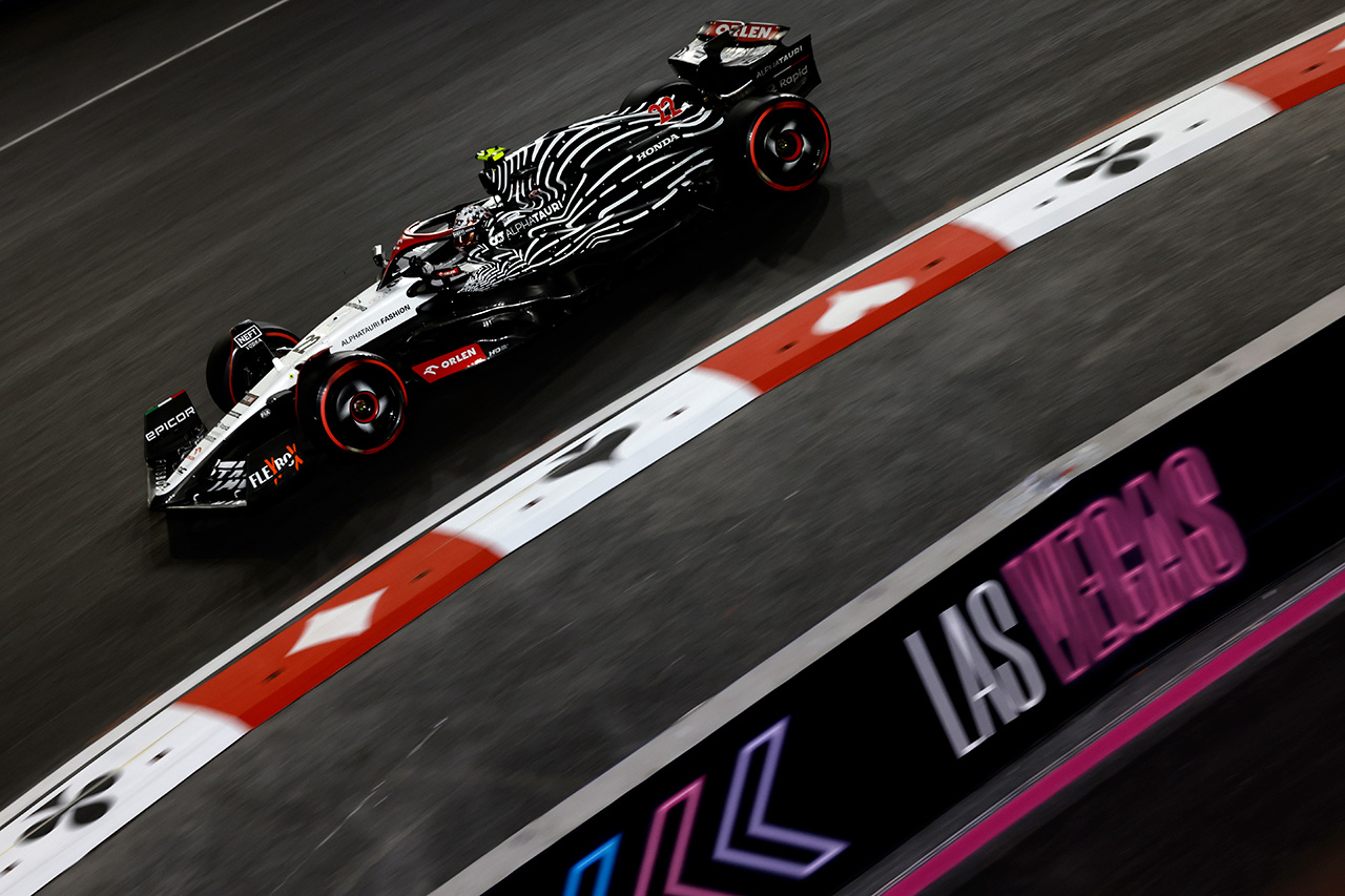 F1ラスベガスGP フリー走行2回目:フェルスタッペン6番手 角田裕毅17番手