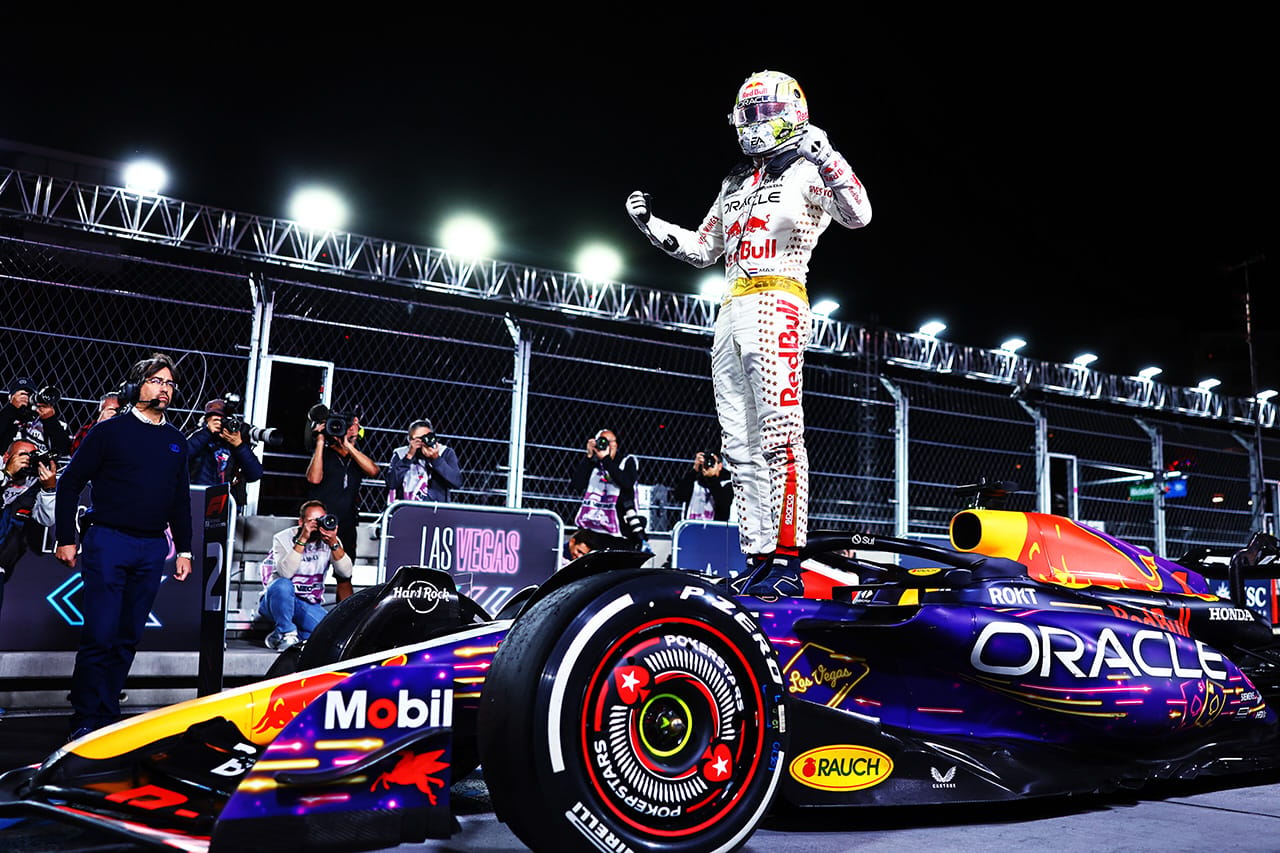 マックス・フェルスタッペンがF1ラスベガスGPの初代ウィナーに輝く