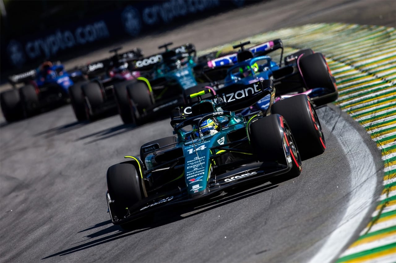 アストンマーティンF1 2024年シーズンは「昨年のような飛躍はない」