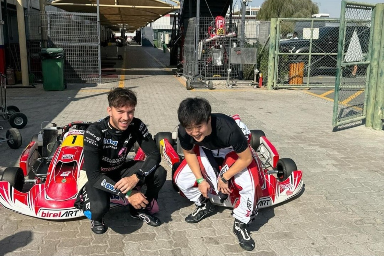 角田裕毅 アルファタウリF1の元チームメイトのガスリーとトレーニング