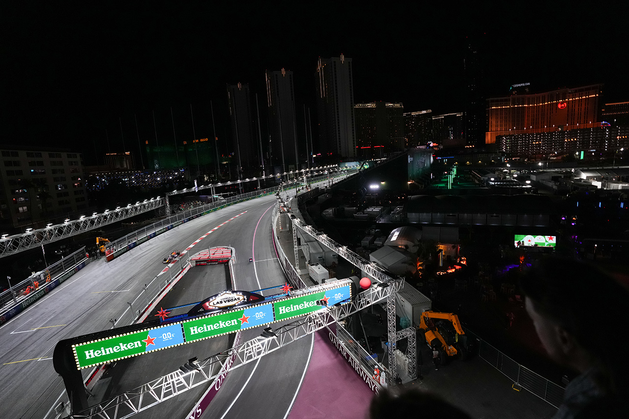 F1ラスベガスGP 2024年も物議を醸した現地時間22時スタートを継続