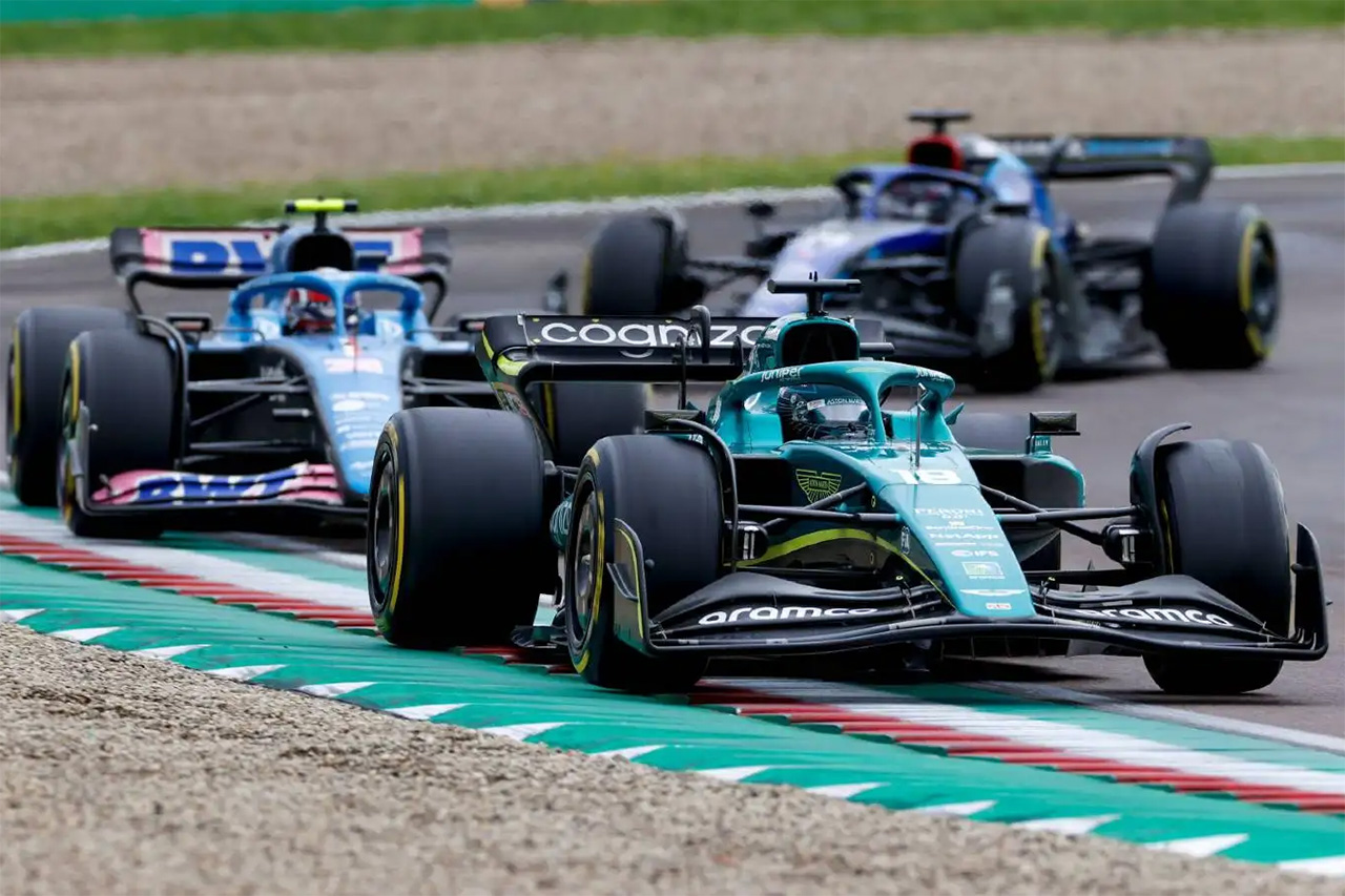 ウィリアムズF1代表 「2024年にアルピーヌに勝つのは現実的ではない」