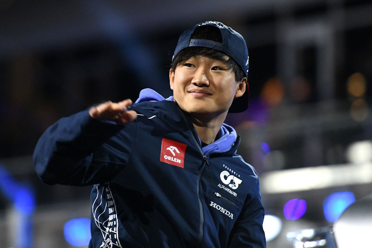 角田裕毅が所属のアルファタウリF1新チームはスーパーボールでお披露目