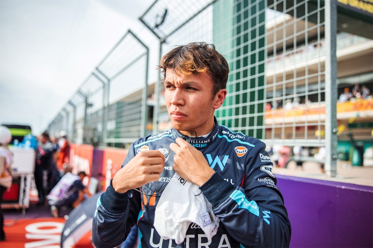 ウィリアムズF1代表 “政治とは無縁”のアレクサンダー・アルボンを称賛