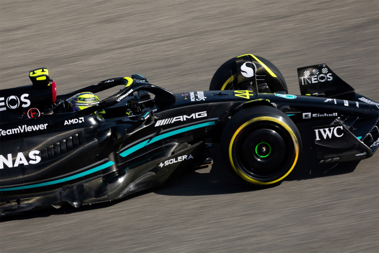 ルイス・ハミルトン フェラーリF1移籍発表後初めてメルセデスF1で作業