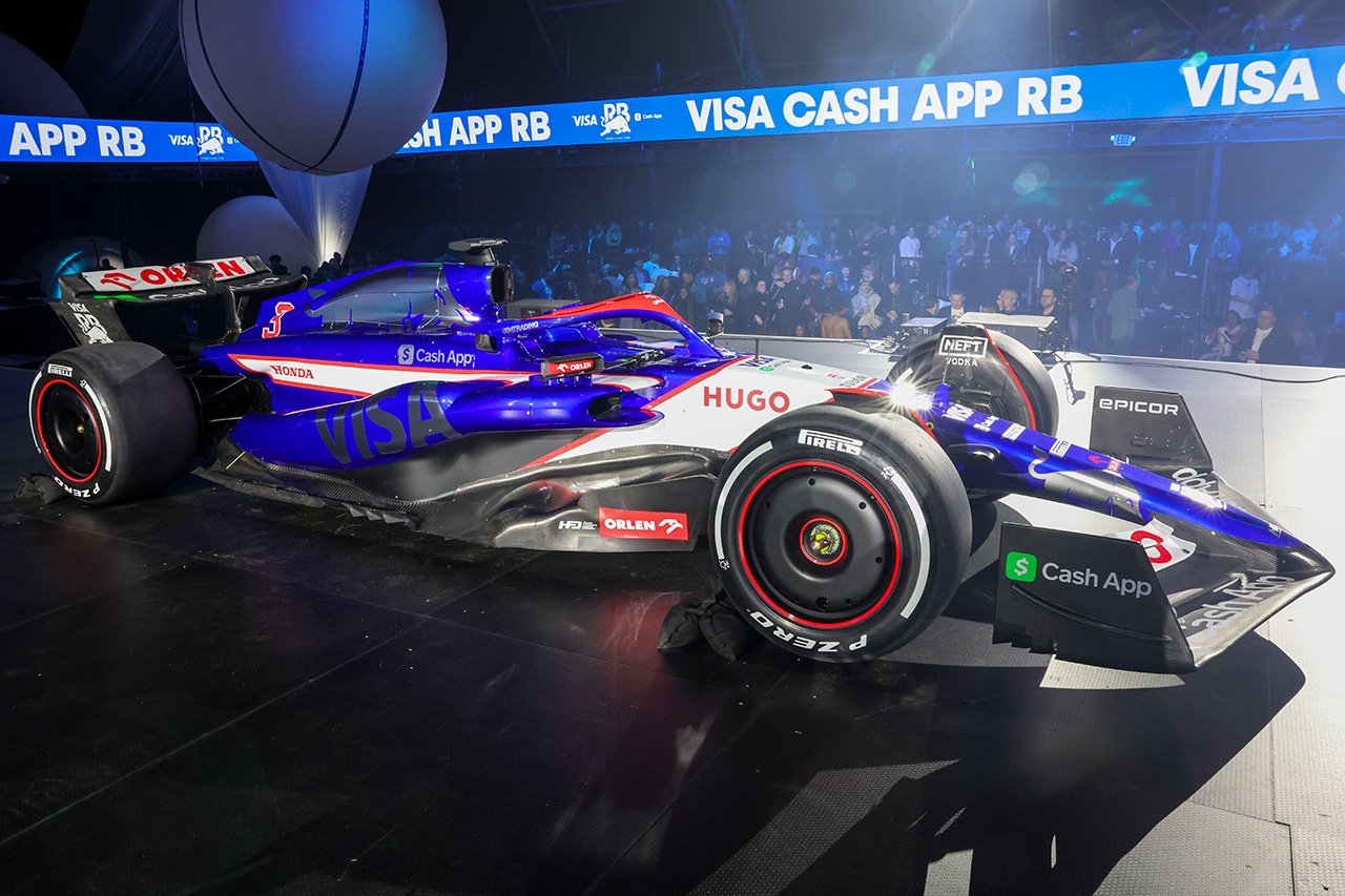 ビザ・キャッシュアップRB レッドブルRB19のF1遺伝子を継ぐ『VCARB 01』