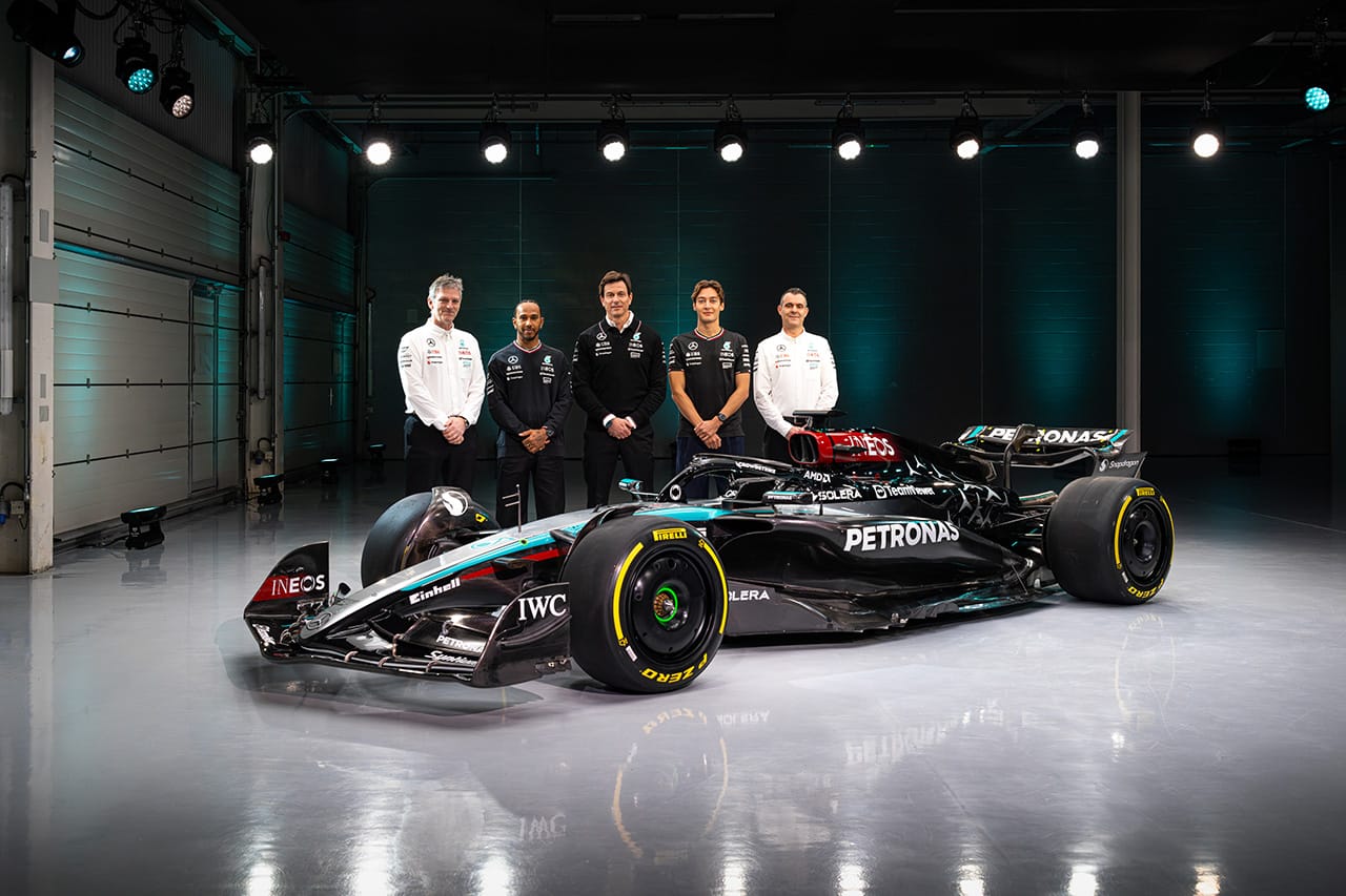 メルセデスF1 2024年F1マシン『W15』を発表 シルバーアロー復活!