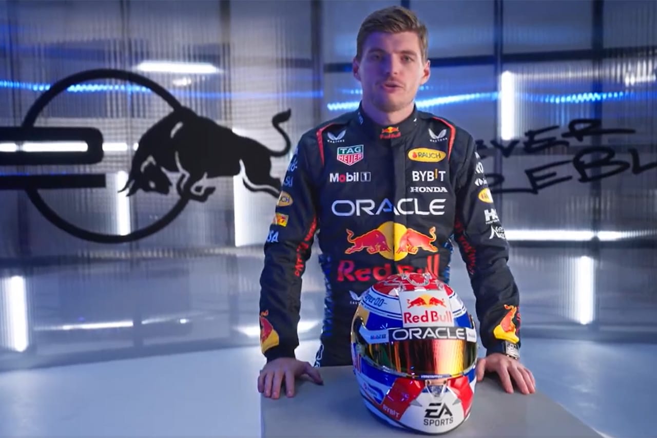 レッドブルF1のマックス・フェルスタッペン 2024年版F1ヘルメットを披露