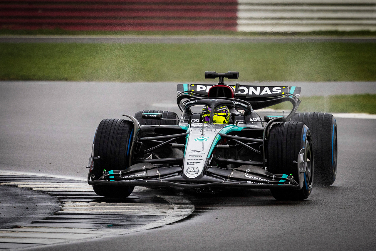 メルセデスF1 『W15』：“合法ワイヤー”フロントウイングの狙い