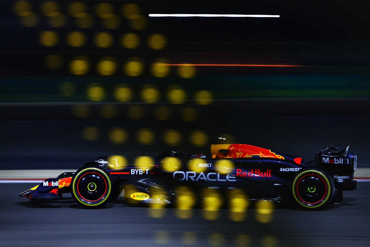 最大進化のレッドブル・RB20でマックス・フェルスタッペンが初日独走