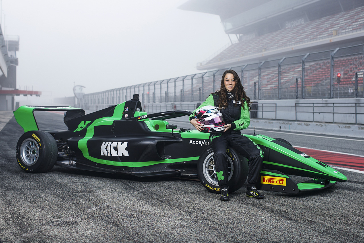 ザウバー F1アカデミー車両のカラーリングを披露