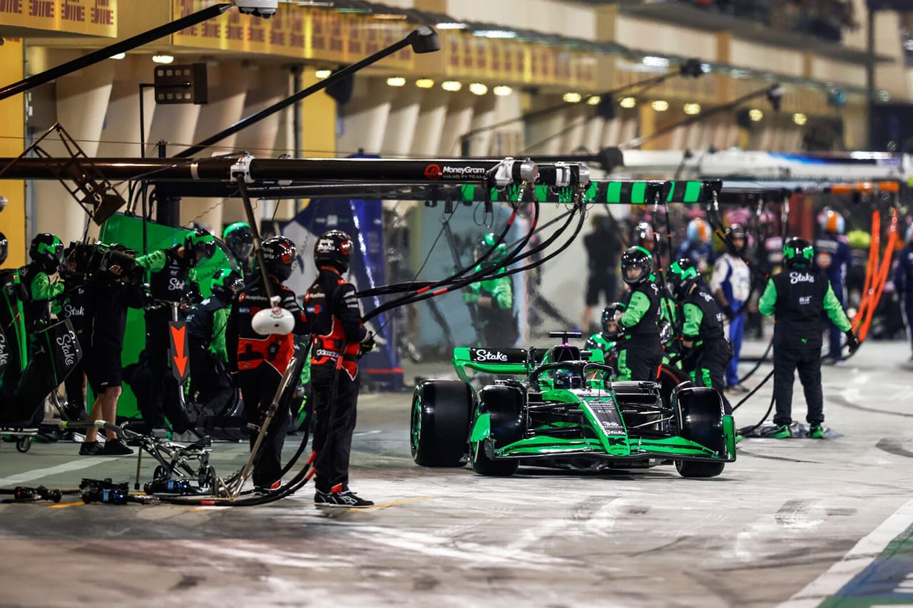 ザウバーF1チーム バルテリ・ボッタスの“52秒”ピットストップを説明