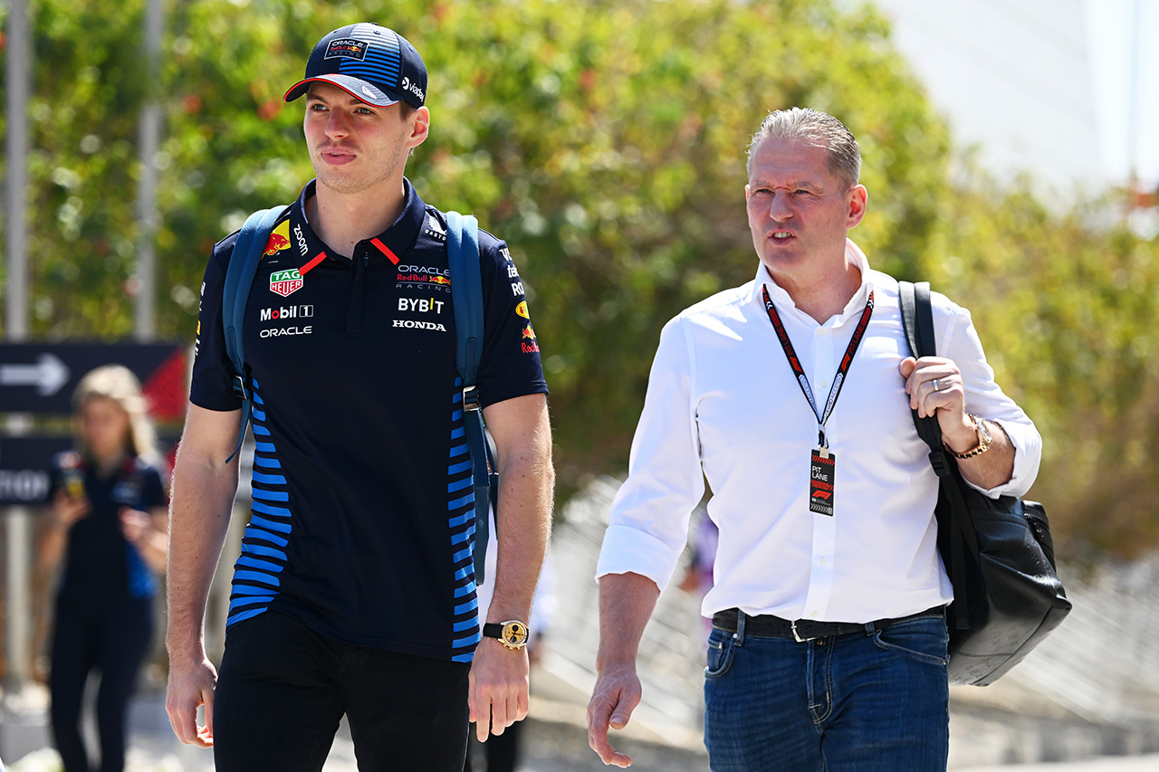 ヨス・フェルスタッペン ホーナーを取り巻くレッドブルF1の「権力闘争」を認める