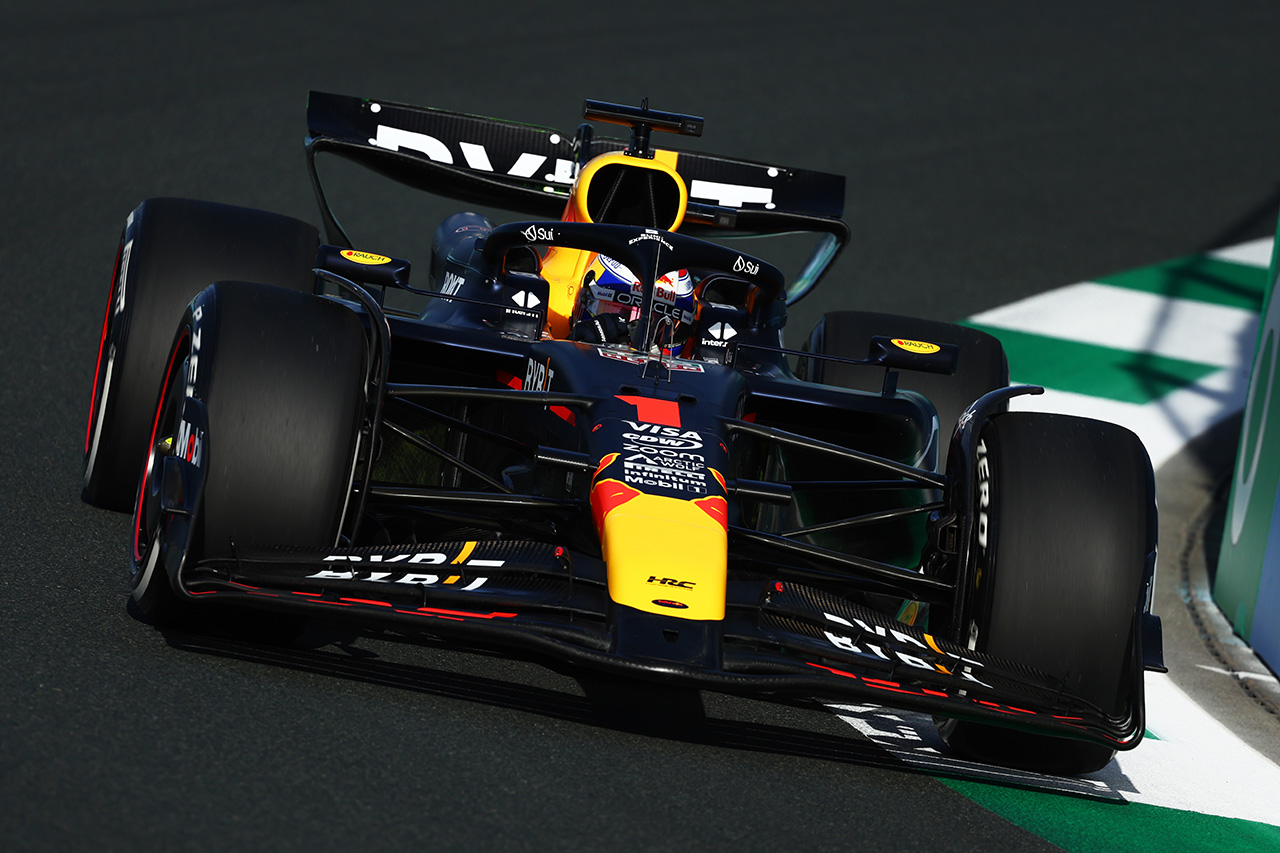 F1サウジアラビアGP フェルスタッペンFP1最速 アロンソがレッドブルを分断