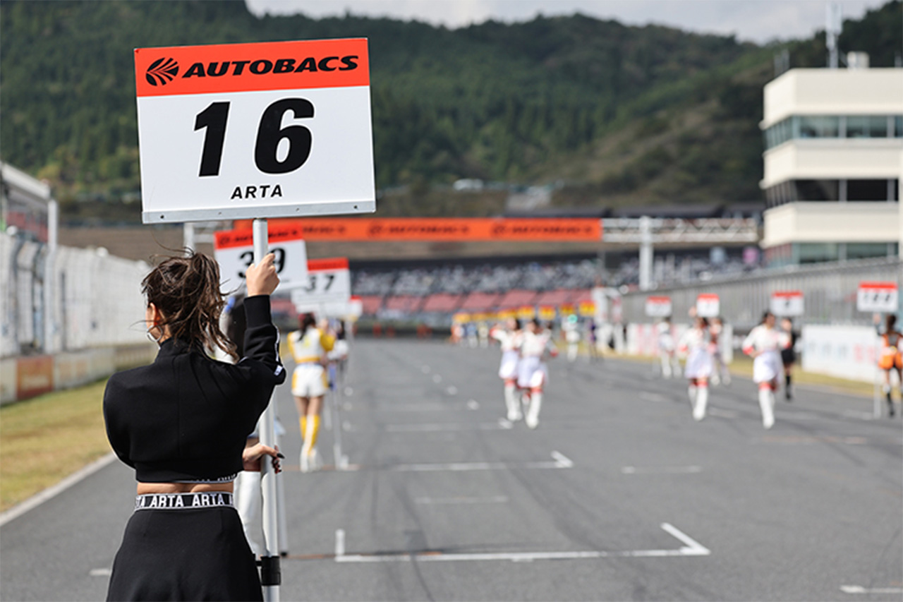 SUPER GT 「レースクイーン」の呼称を「レースアンバサダー」に変更
