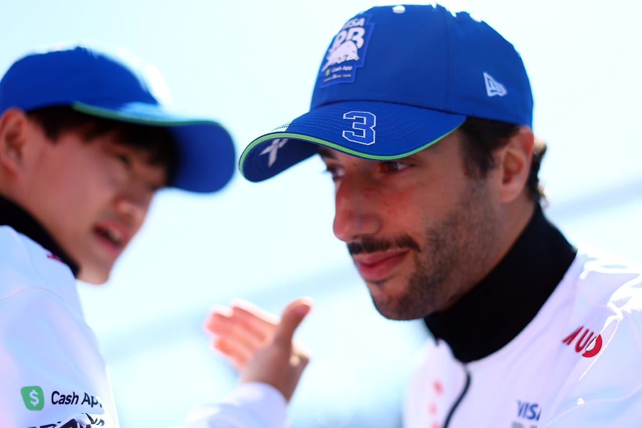 リカルド 「角田裕毅のようにF1マシンのスピードをキャリーできていない」