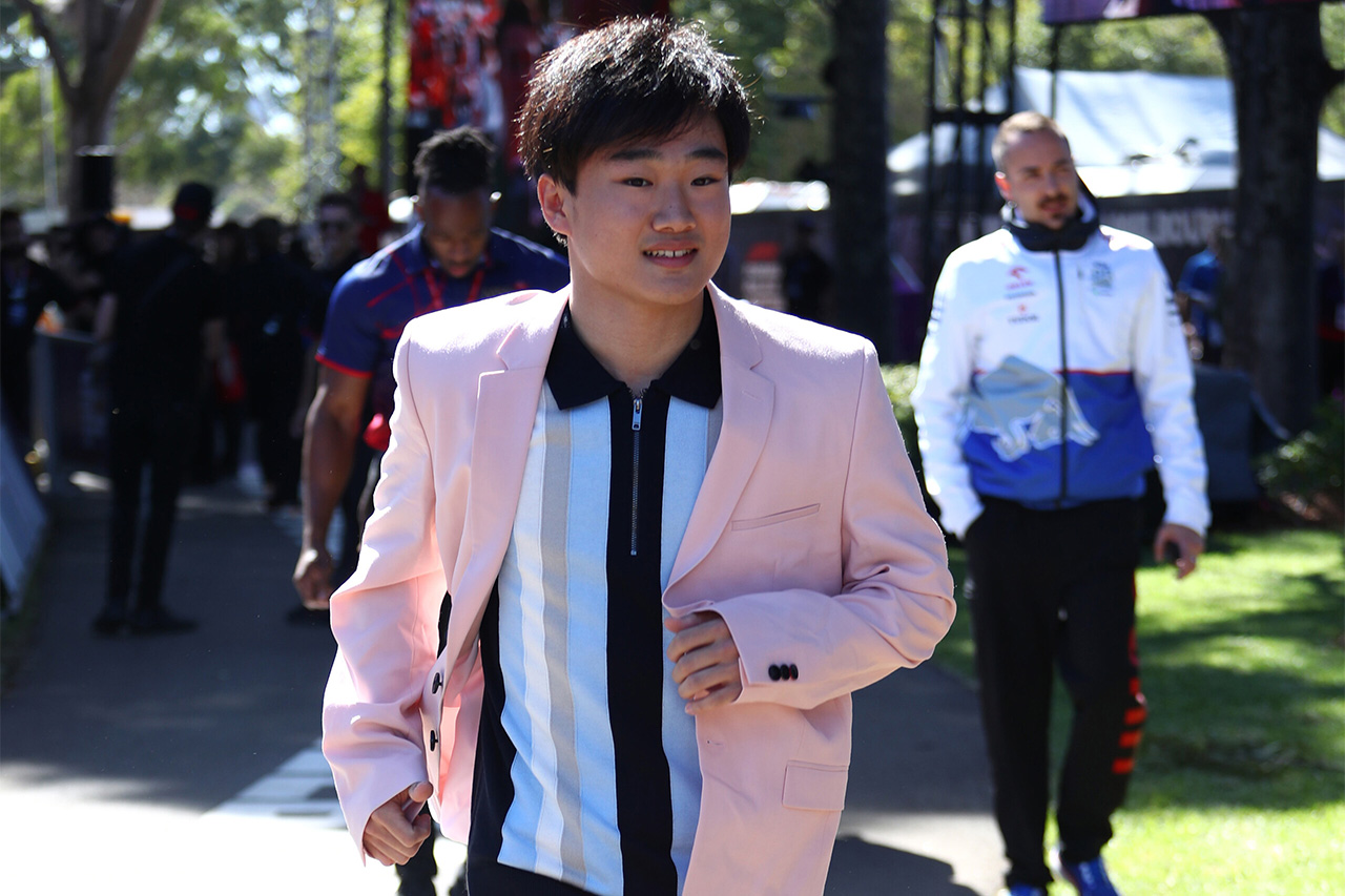 角田裕毅 F1ドライバー市場で「注目を集めている」とヘルムート・マルコ