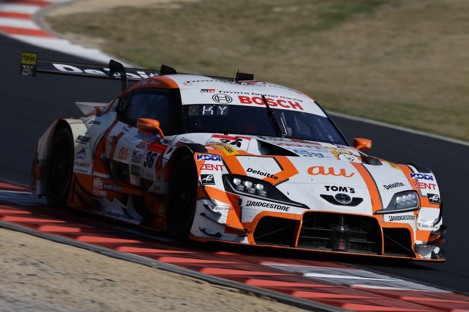 スーパーGT：王者au TOM’S GR Supraがポールポジションから完勝