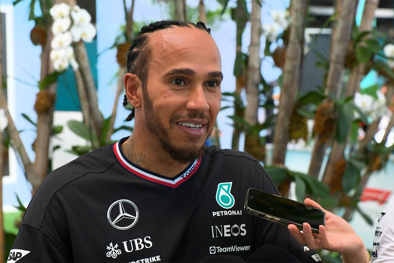 ルイス・ハミルトン ピットレーンスピード違反は「1ポイント失っただけ」