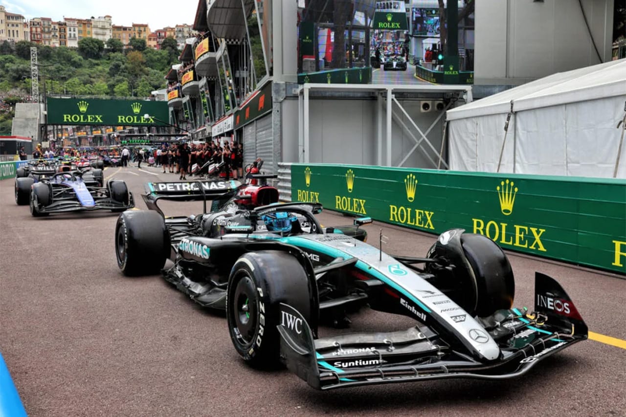ラッセル 新型フロントウイング使用でメルセデスF1に“コイントス”を提案